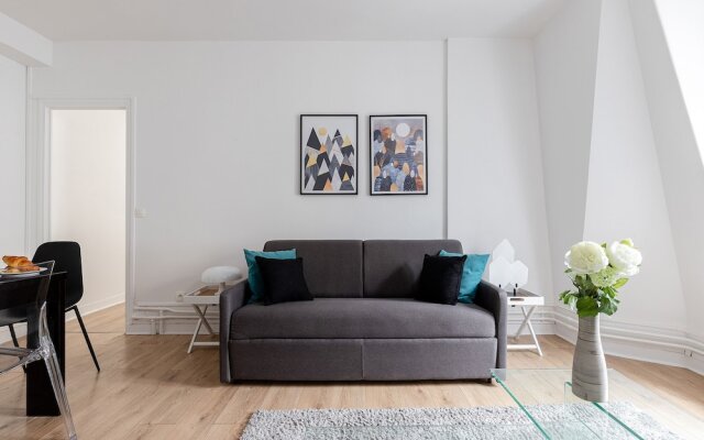 Eiffel Tower - Bir Hakeim Apartment