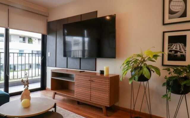 w Spectacular 1BR With Balcony in Miraflores