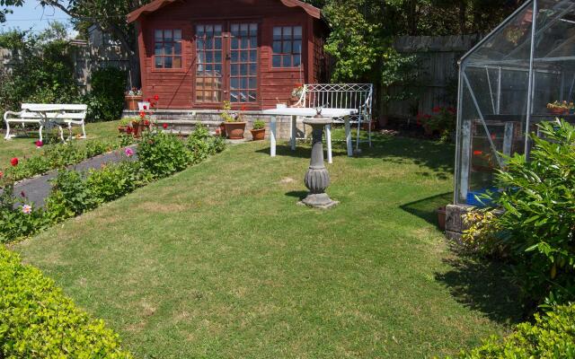 Eypeleaze B & B