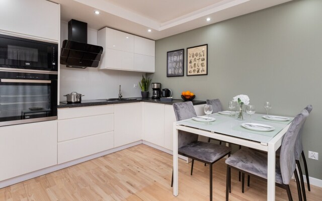 Apartment Gdańsk With Balcony by Renters