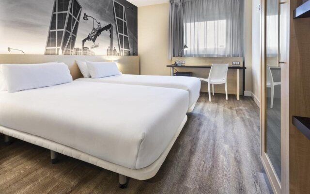 B&B Madrid Airport Hotel(EX-HOLIDAY INN EXPRESS MADRID AIRPORT)