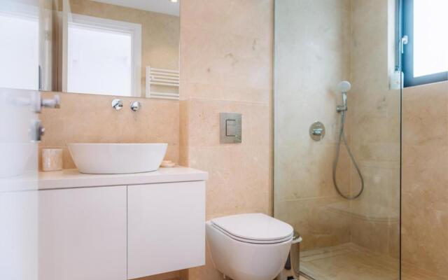 Villa 323 St Georges Complex
