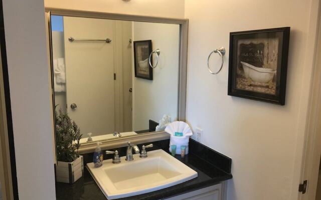 Kauhale Makai 430 - One Bedroom Condo