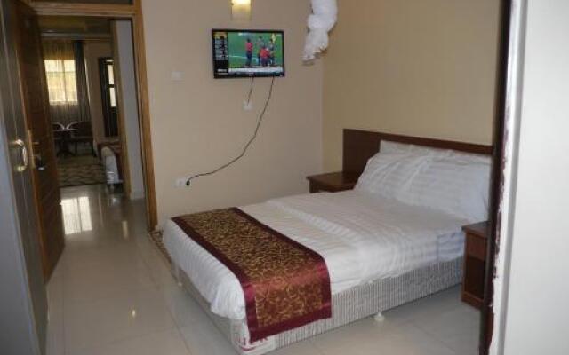 Rosaline Suites Hotel