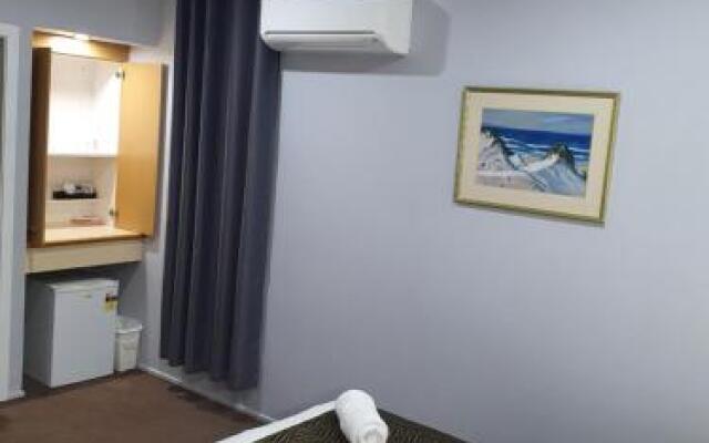 Moonraker Motor Inn