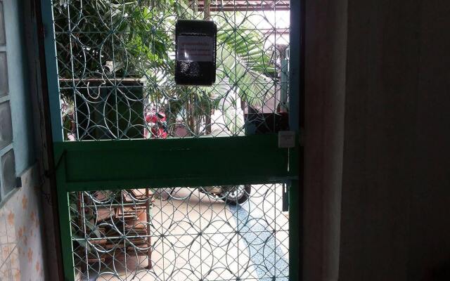 OYO 471 Sunshine Apartment