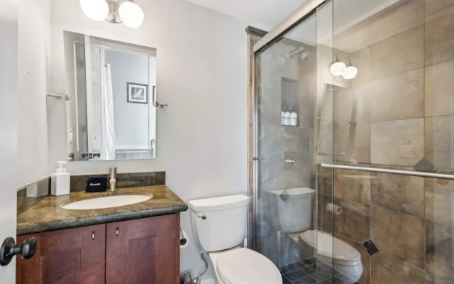 Red Mountain Retreat 5 BDR w/ Heated Pool!