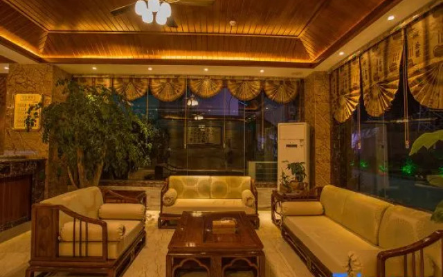 Xishuangbanna Jinghong Weihong Grand Hotel (Airport)