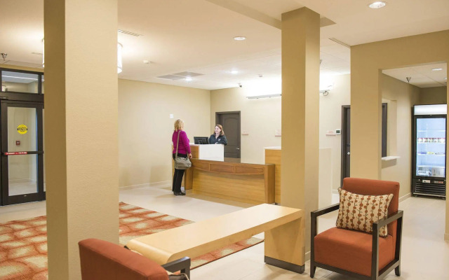 Hawthorn Suites by Wyndham Fargo
