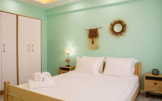 Flat With Great View and Central Location in Konak
