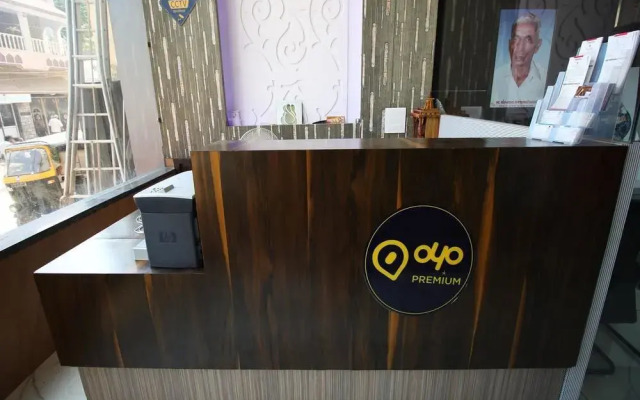 OYO Premium Home Guard Chowk Dwarka