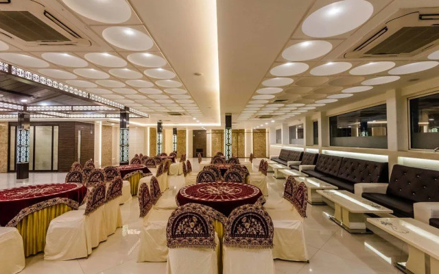 OYO 6371 Hotel Abrol