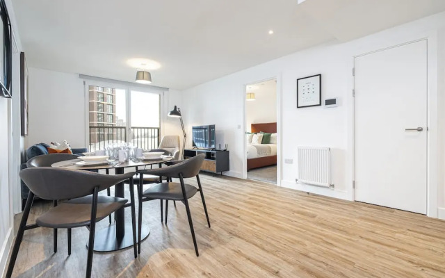 Superb Flat With Community Vibe