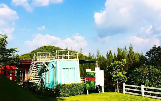 Hi Cube Suanphung resort