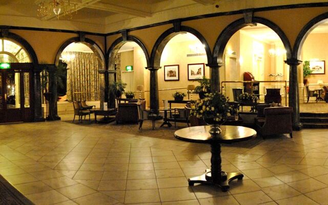 Cairn Hotel