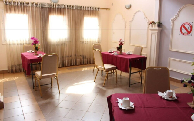Guins Palace Hotel
