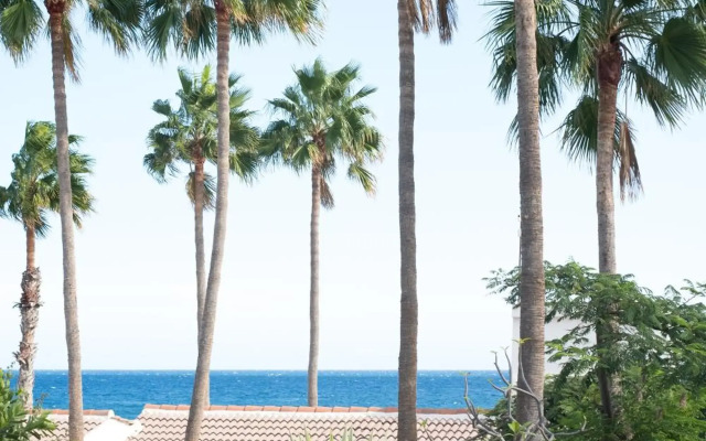 Bungalows Side Shore