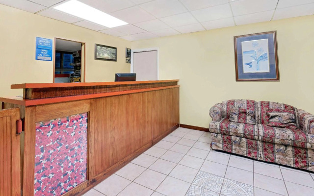 Travelodge by Wyndham Chambersburg