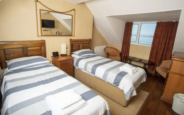 Nomi Rooms & Restaurant