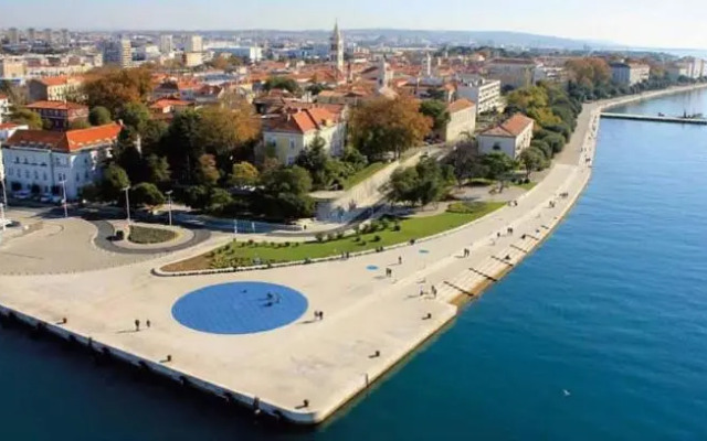 Reza Luxury Apartment