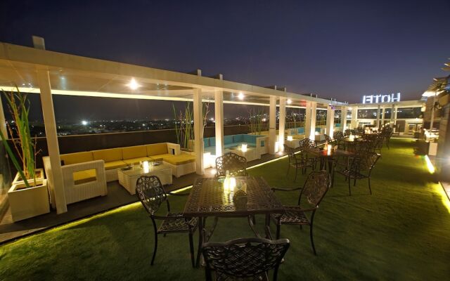 Xenious LN Courtyard Hotel