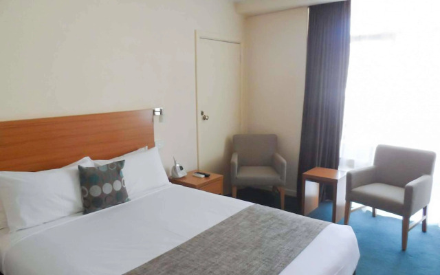Admiralty Inn