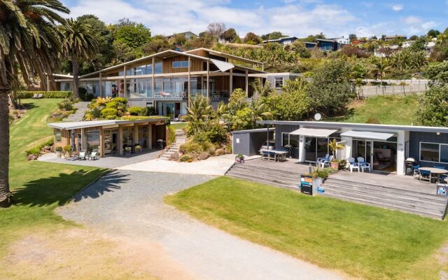 Golden Sand Beachfront Apartments