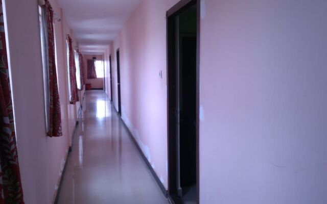 Iroomz Hotel New SS INN