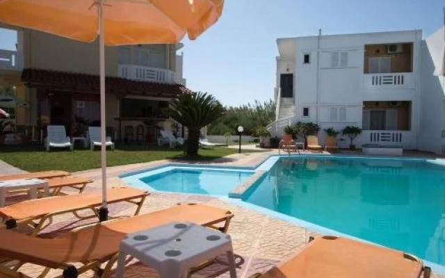 Elena Rooms & Apartments