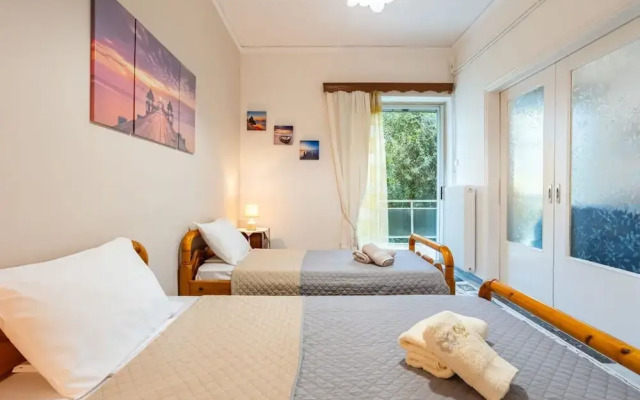 Seaside Family Haven - Avia s Spacious Getaway