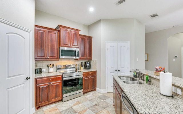 Private Yard & Grill: Greenville Vacation Rental