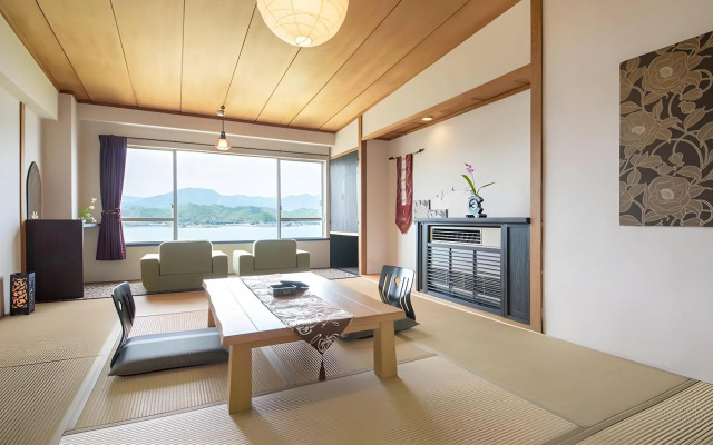 Hanairodori No Yado Kayuu