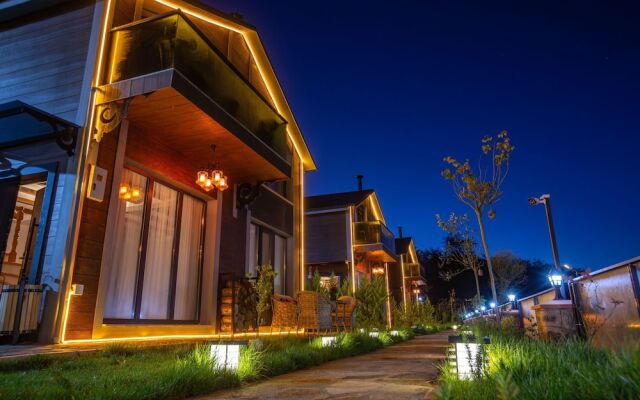 Poison Garden Suite & SPA