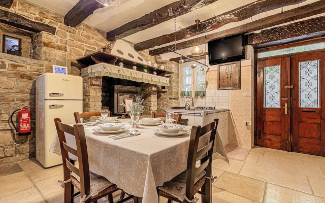 Istrian Stone House With Hot Tub