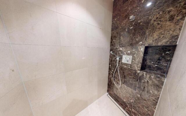 White Pearl Apartment 0.05