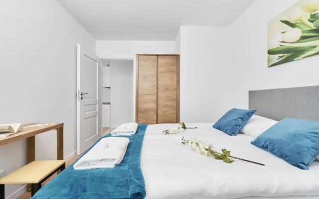 Modern Elegance Apartment by Renters