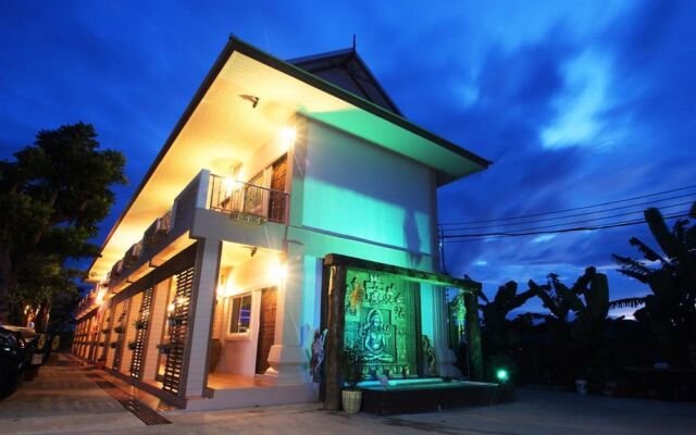 Montharntham Resort Ruknailuang