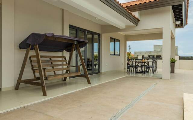 NEW 6BR Villa w Pool Across Street Palmbeach