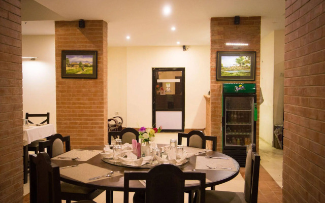 Hotel Ananda Inn