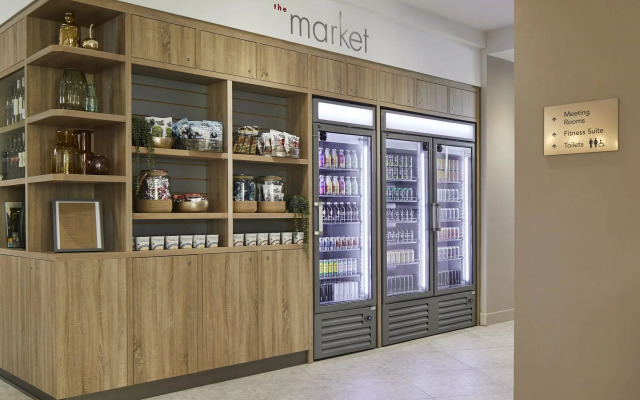 Courtyard by Marriott London City Airport