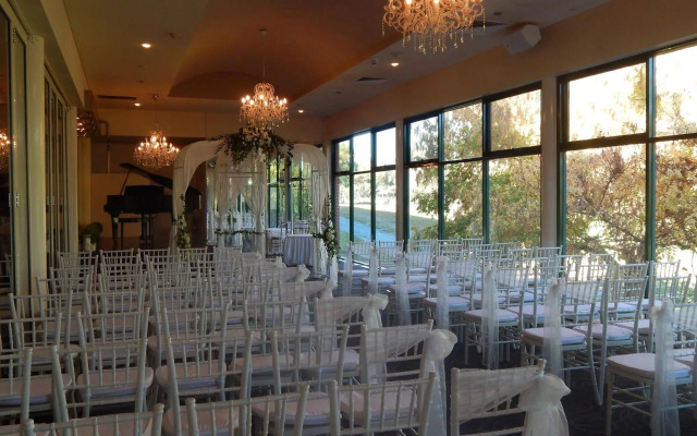 Sfera's Park Suites & Convention Centre