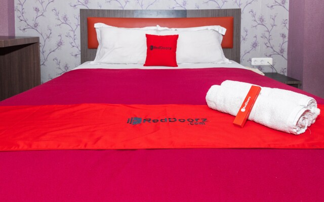 RedDoorz Plus @ Paal 2 Manado