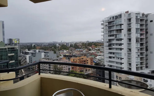 Parramatta Hotel in Mantra Building