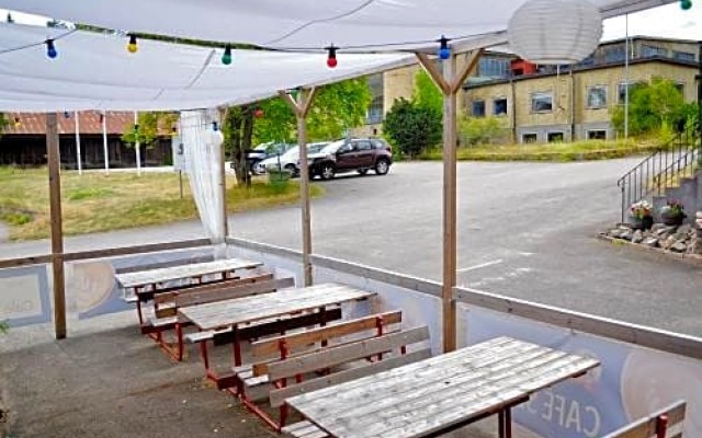 Cafe Sergel Bed & Breakfast