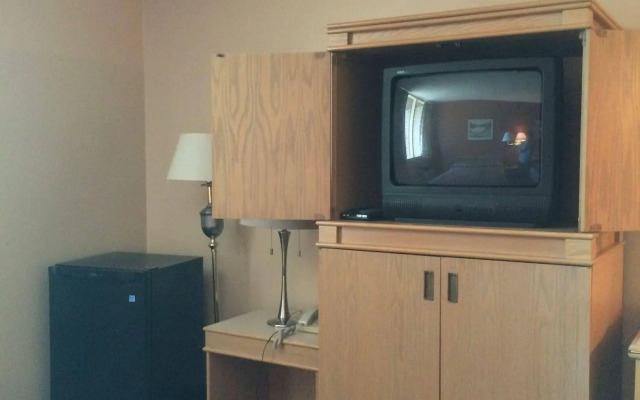 Canadian Motor Hotel