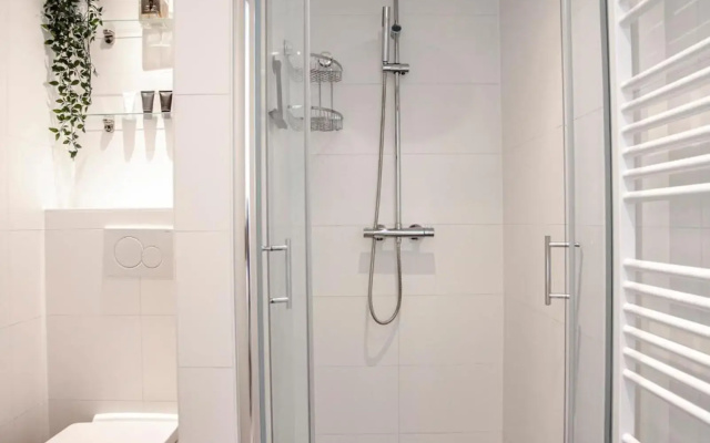 Happy Days Apartment - Luxurious - Free parking on own property