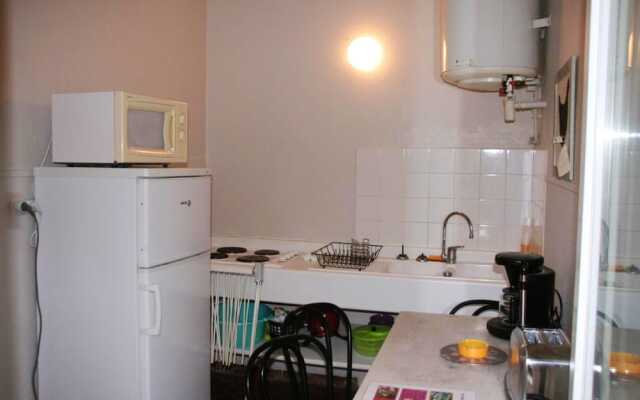 House With 2 Bedrooms in Puy-l'évêque, With Shared Pool, Enclosed Garden and Wifi