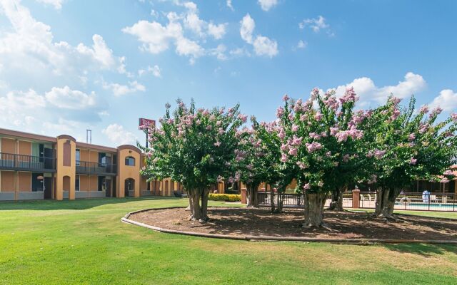 Red Roof Inn Forsyth