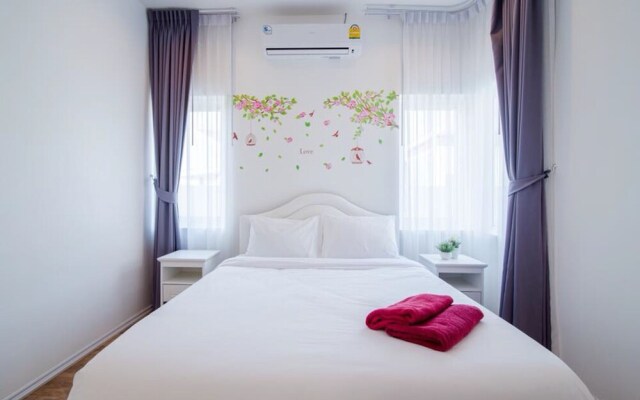 White Rose Pool Villa Hun Hin