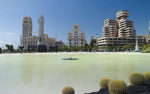 Hotel Adonis Pelinor